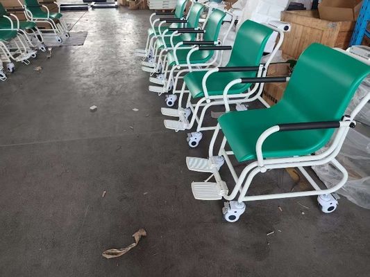 Scale per sedie a rotelle Strumenti essenziali per misurare con precisione il peso negli ospedali