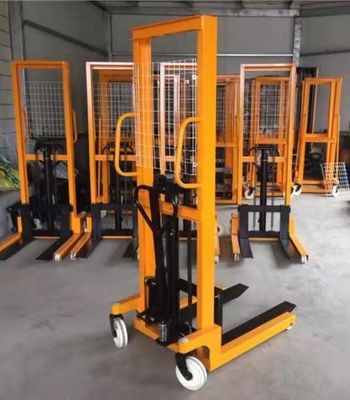 Carrello elevatore idraulico della mano